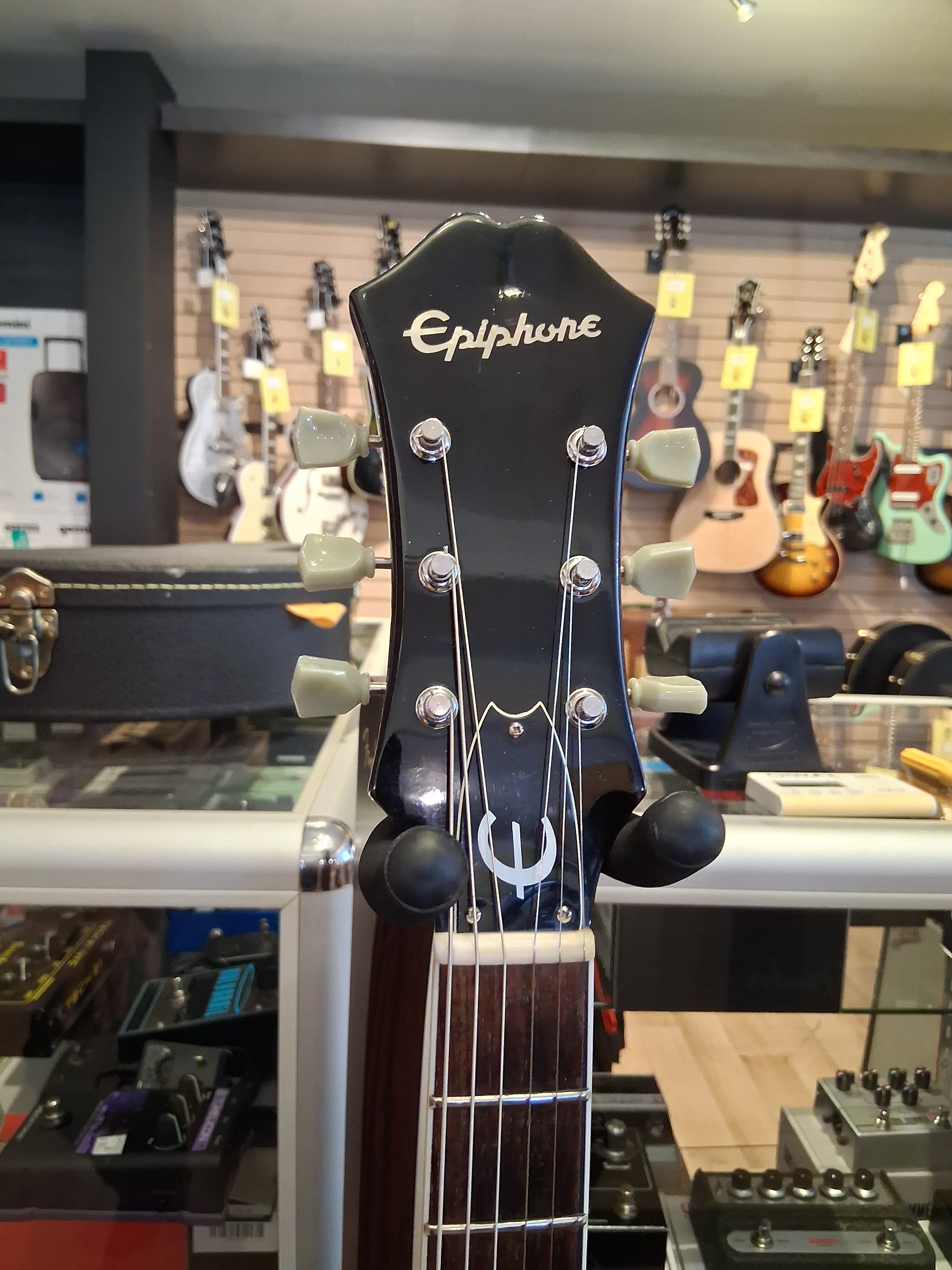 Epiphone - Sorrento hollowbody guitar with hardshell case -USED-
