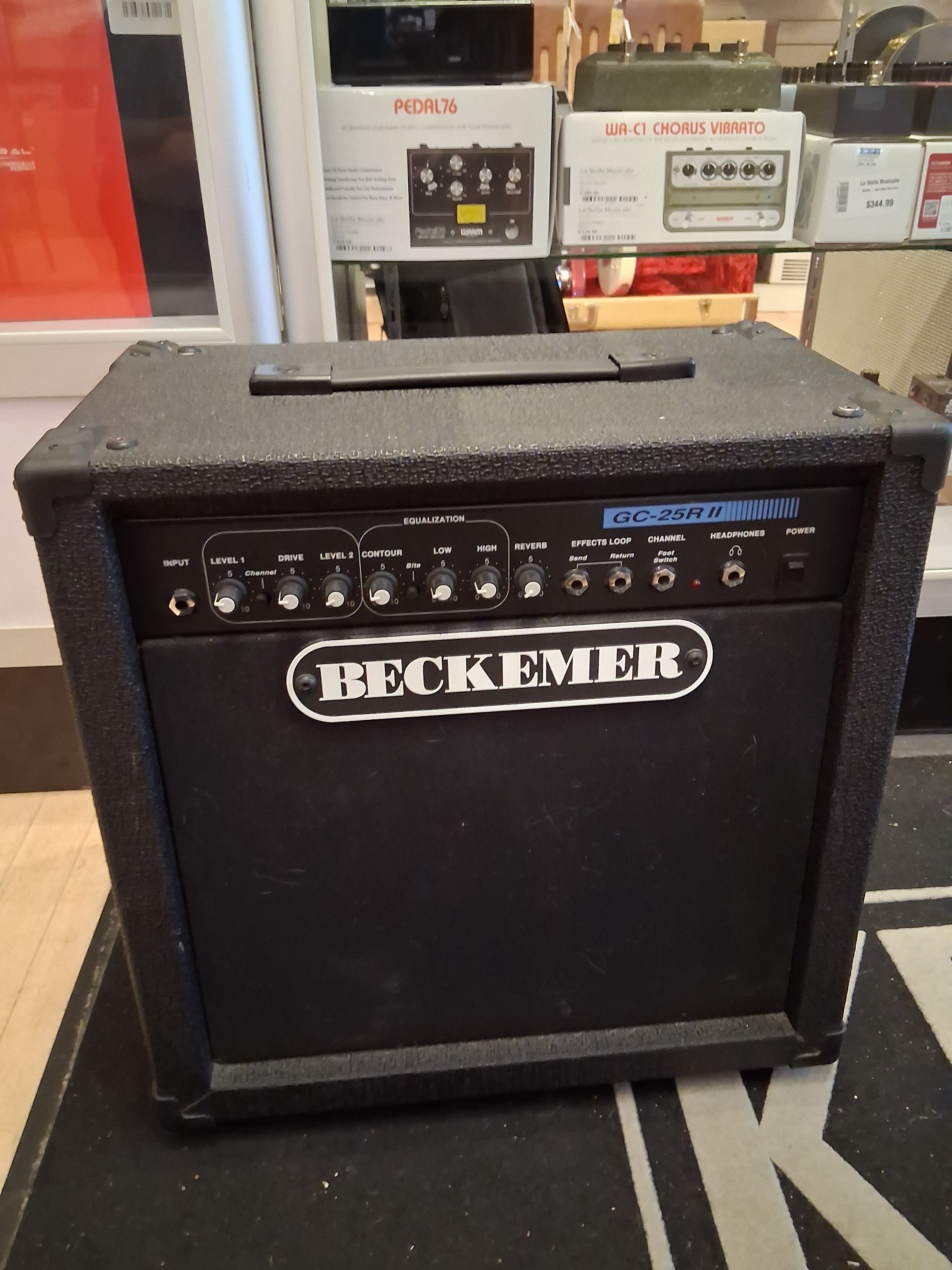 Beckemer - 25 watts guitar amplifier -USED-