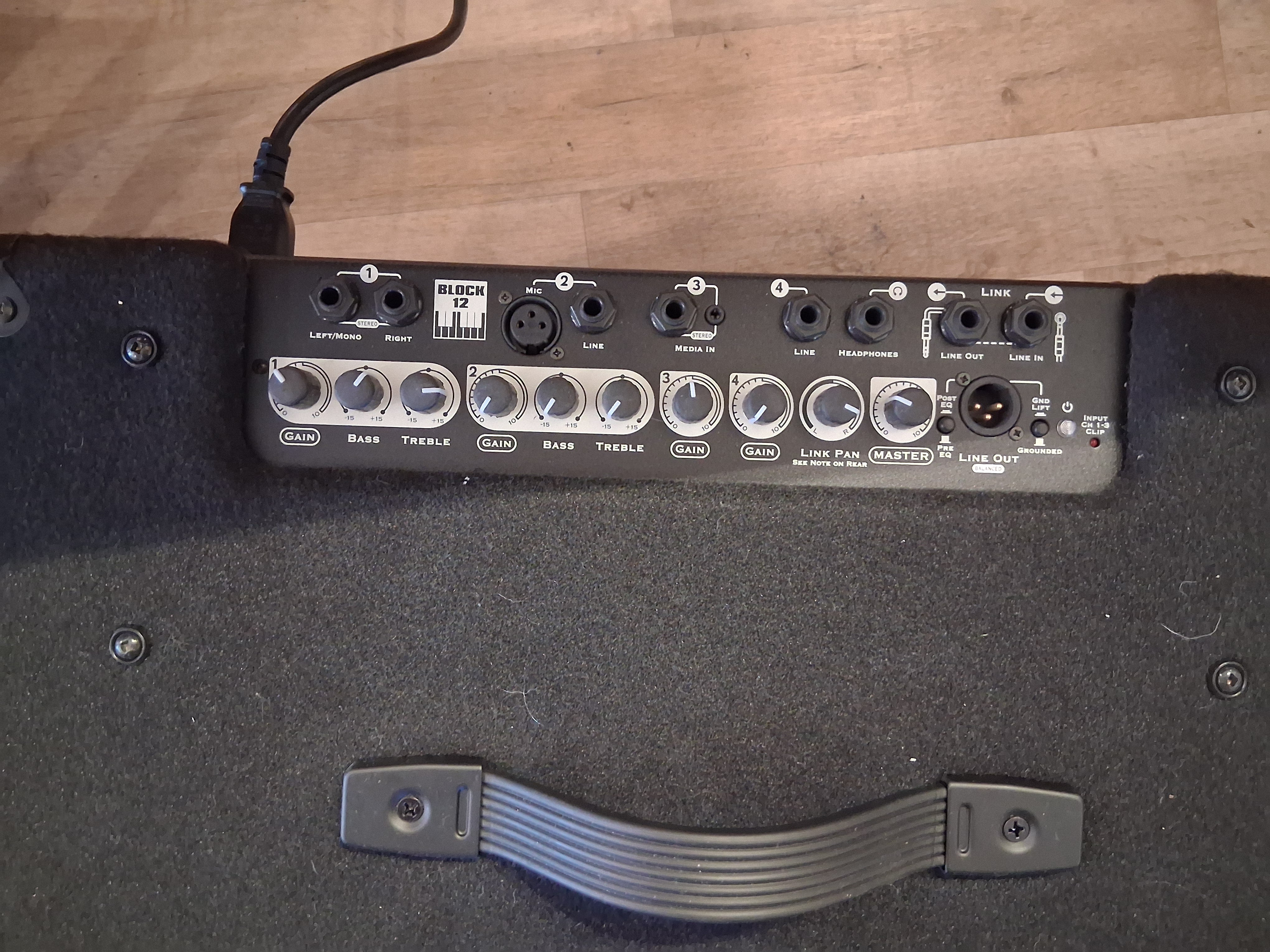 Traynor - Block12 keyboard combo amplifier -USED-