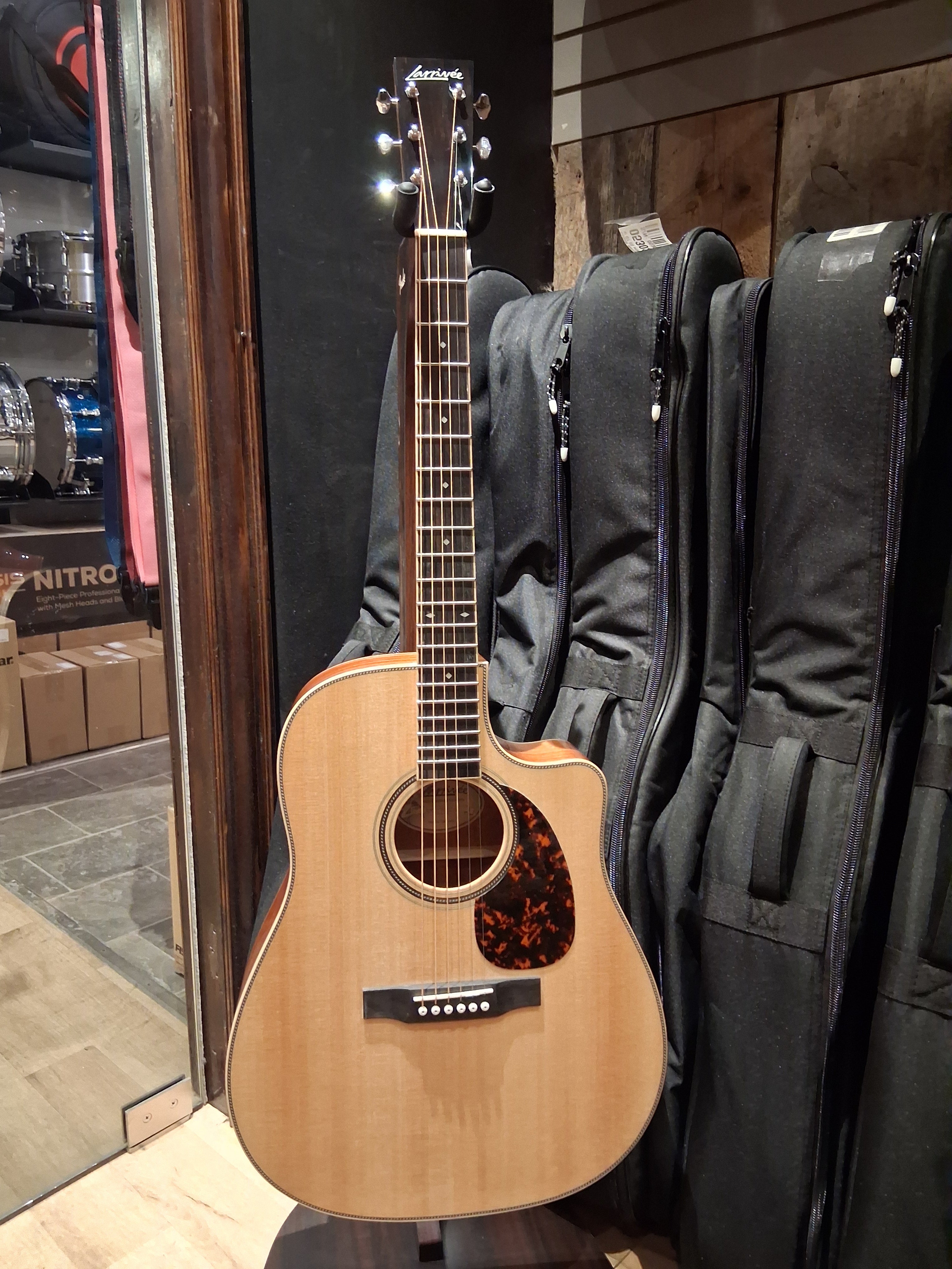 Larrivée DV-44 Series Mahogany