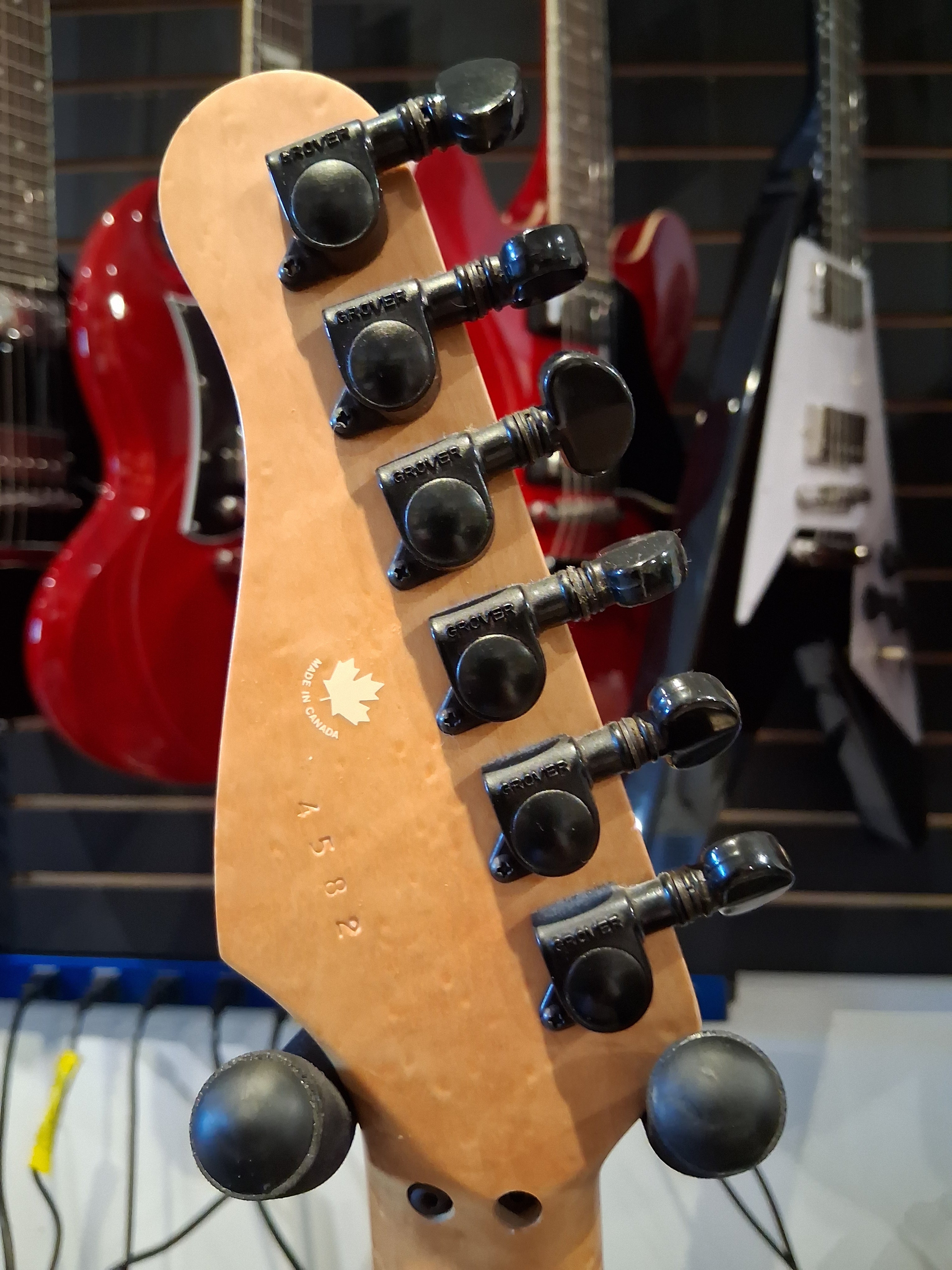 Godin Artisan (87-91) with gigbag -USED-