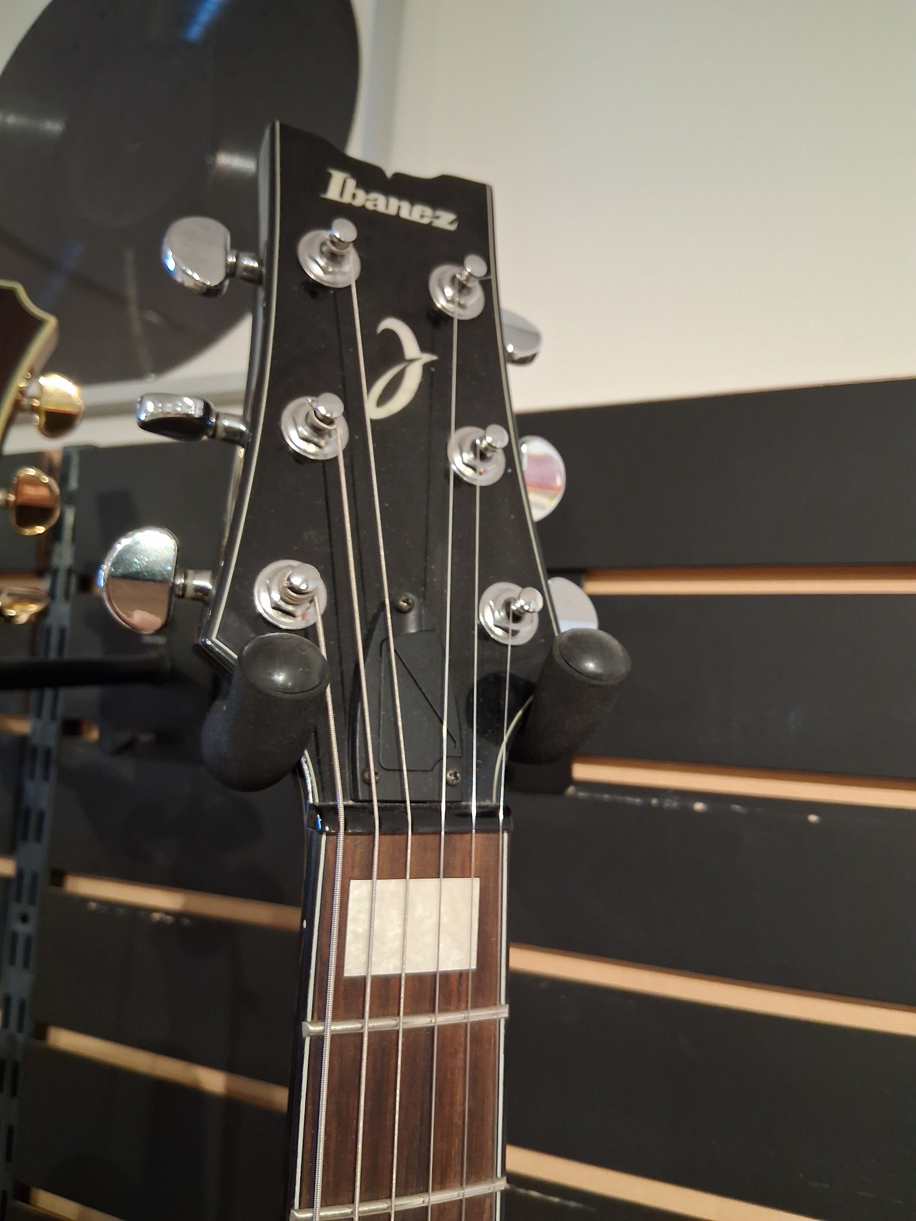 Ibanez - Gio Art - sunburst - Used (cracked varnish)