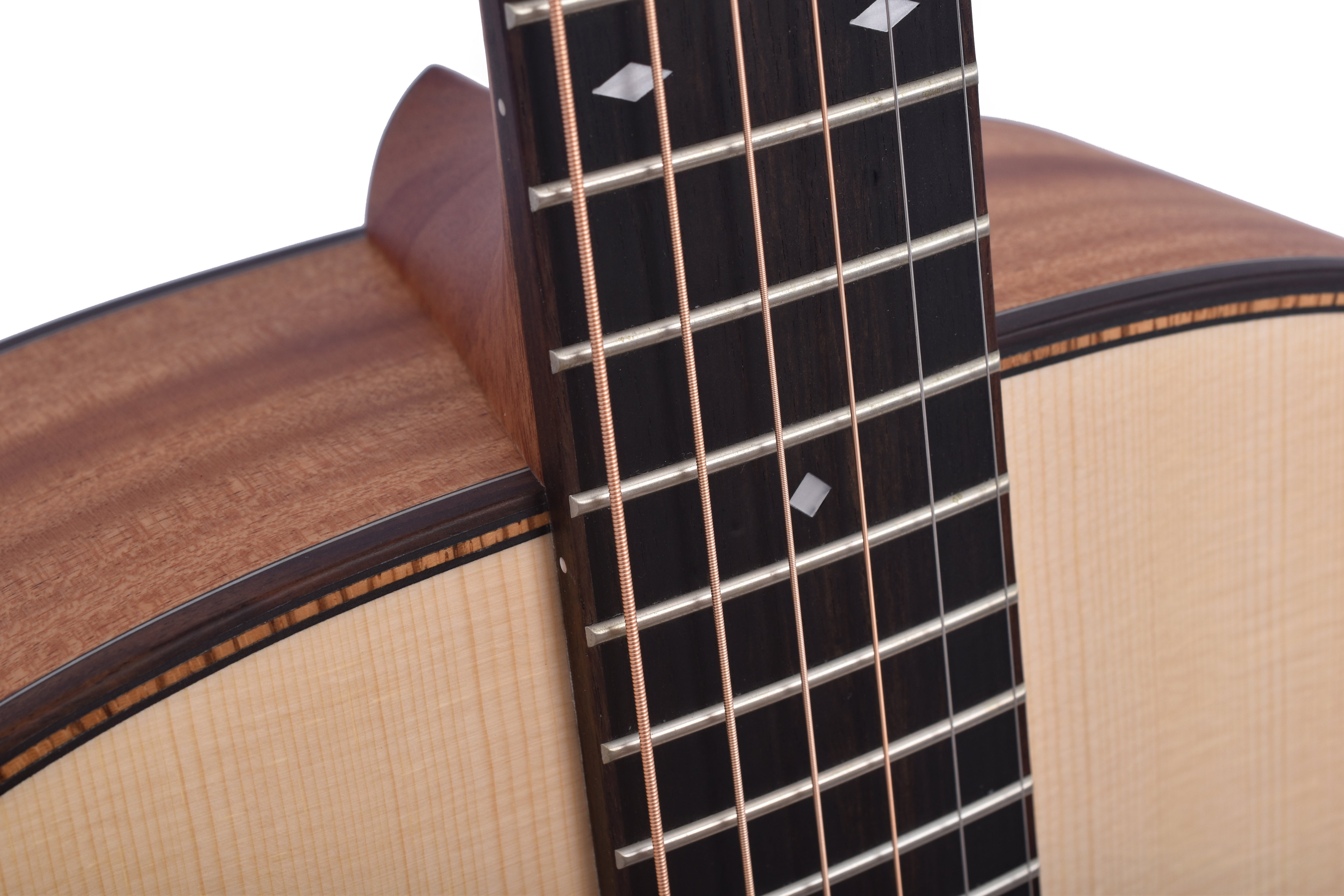 Larrivée OM-24E Series Mahogany