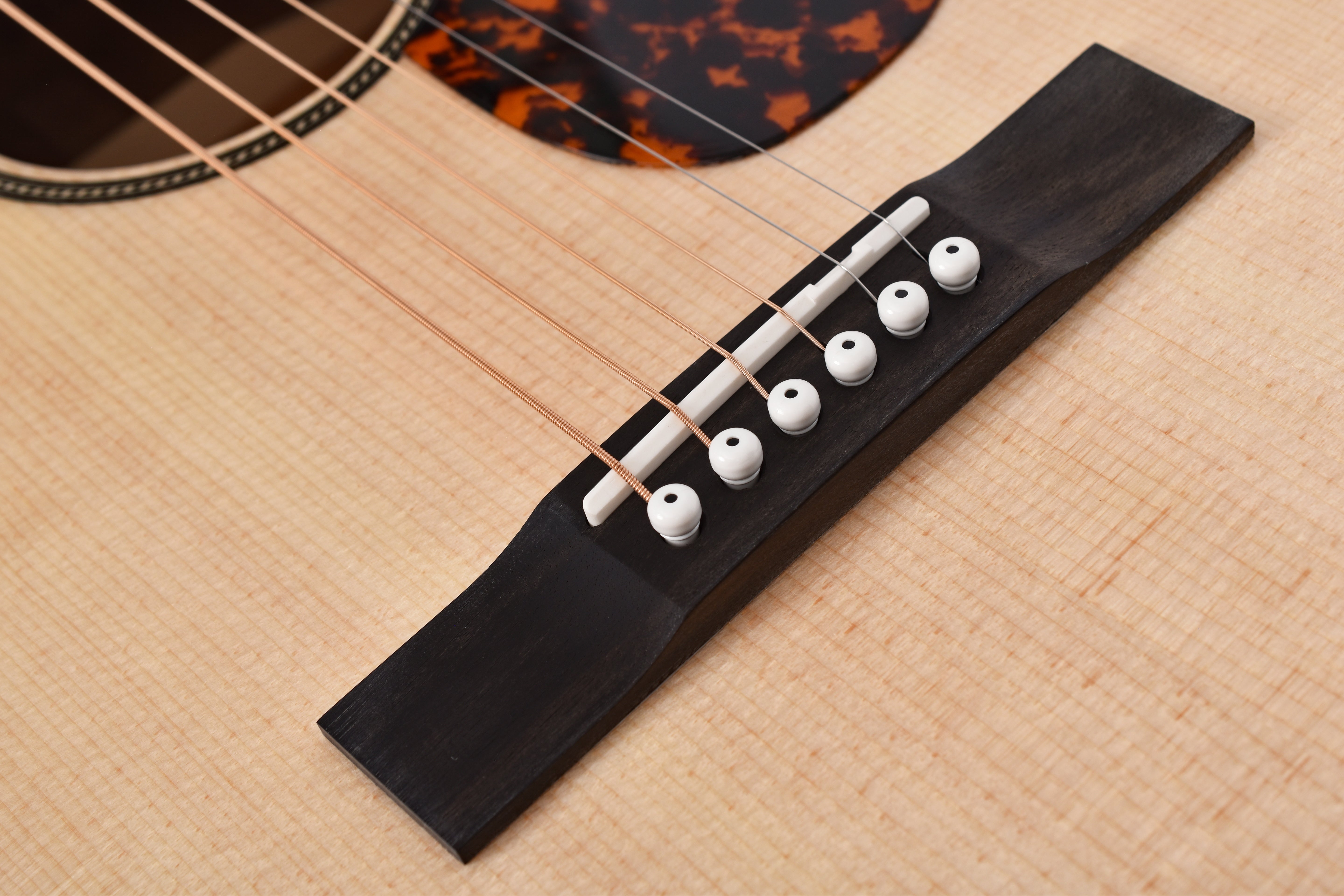 Larrivée O-44E Series Mahogany