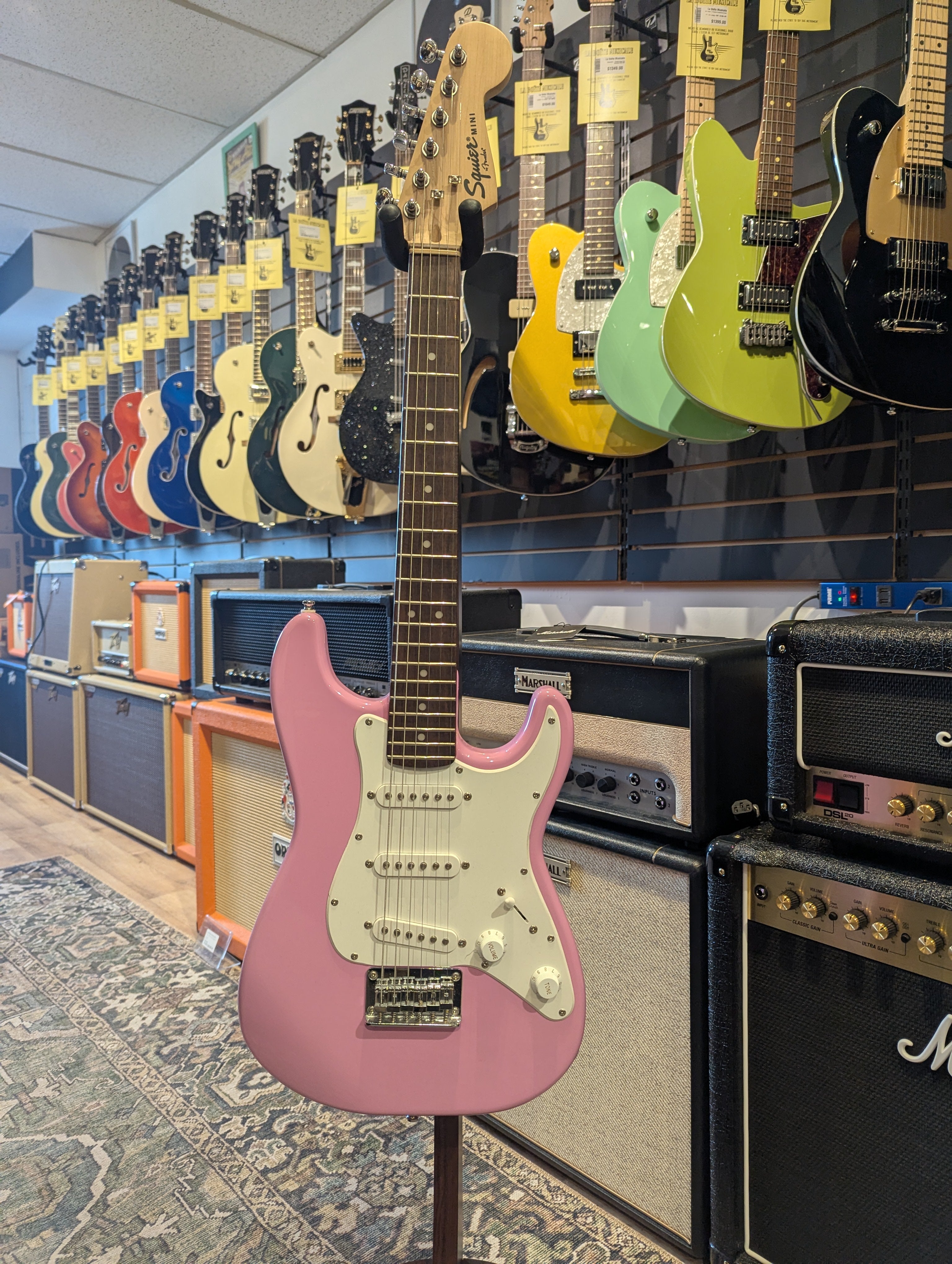 Squier Mini 3/4 Electric Pink / Used