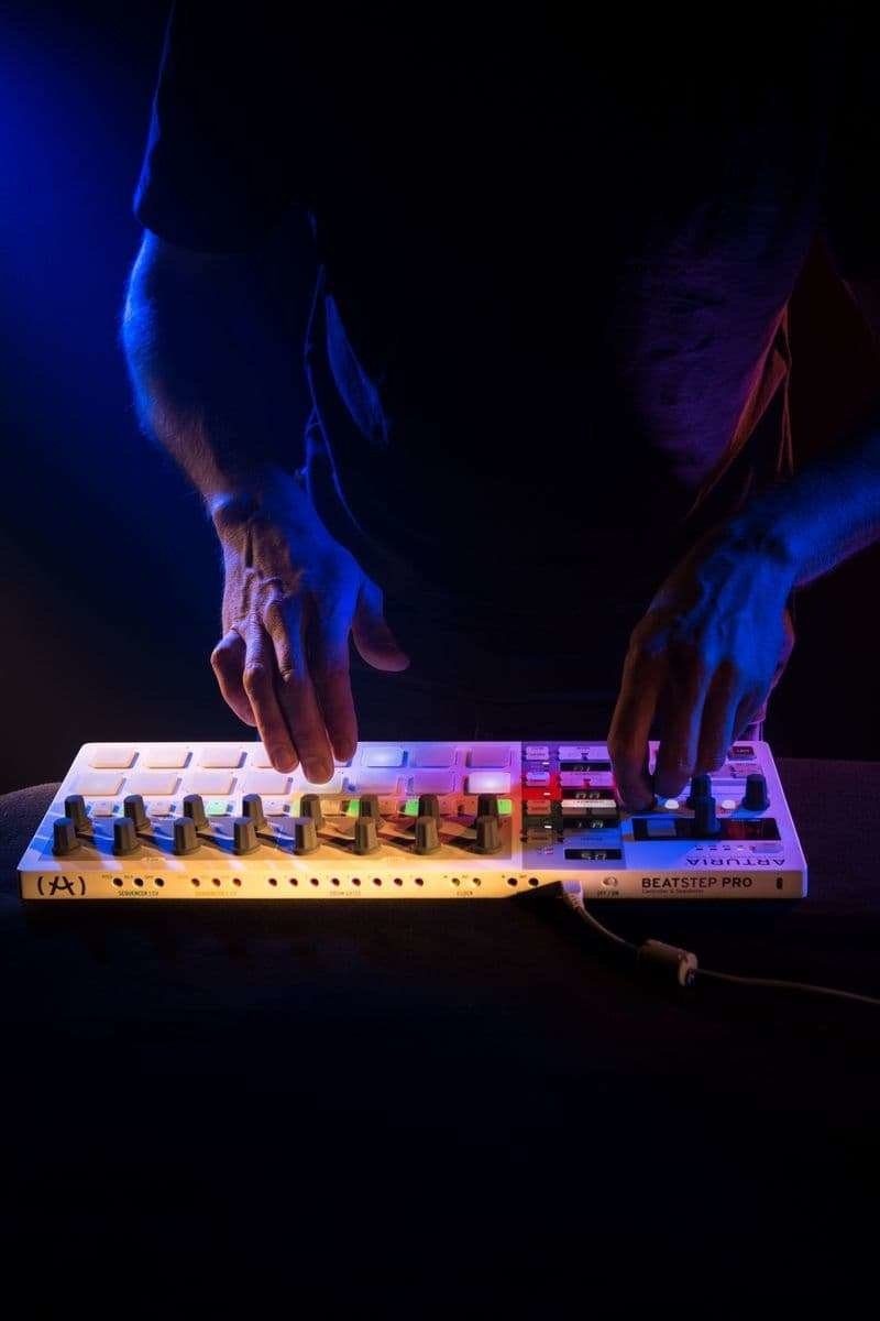Arturia - Beatstep Pro - La Boîte Musicale - Arturia -