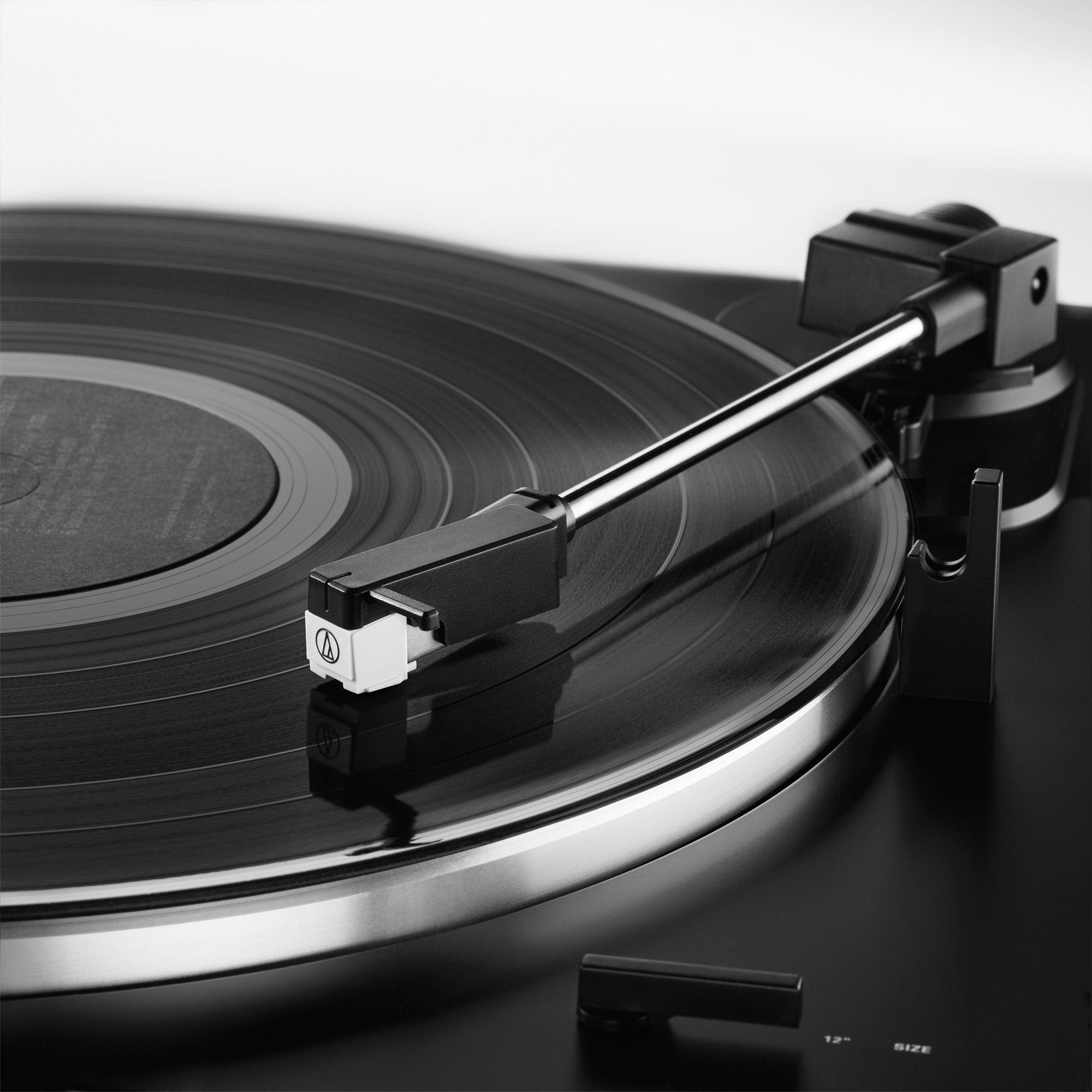 Audio - Technica - Turning table AT - LP60XBT - BK - La Boîte Musicale - Turntable - Audio - Technica -