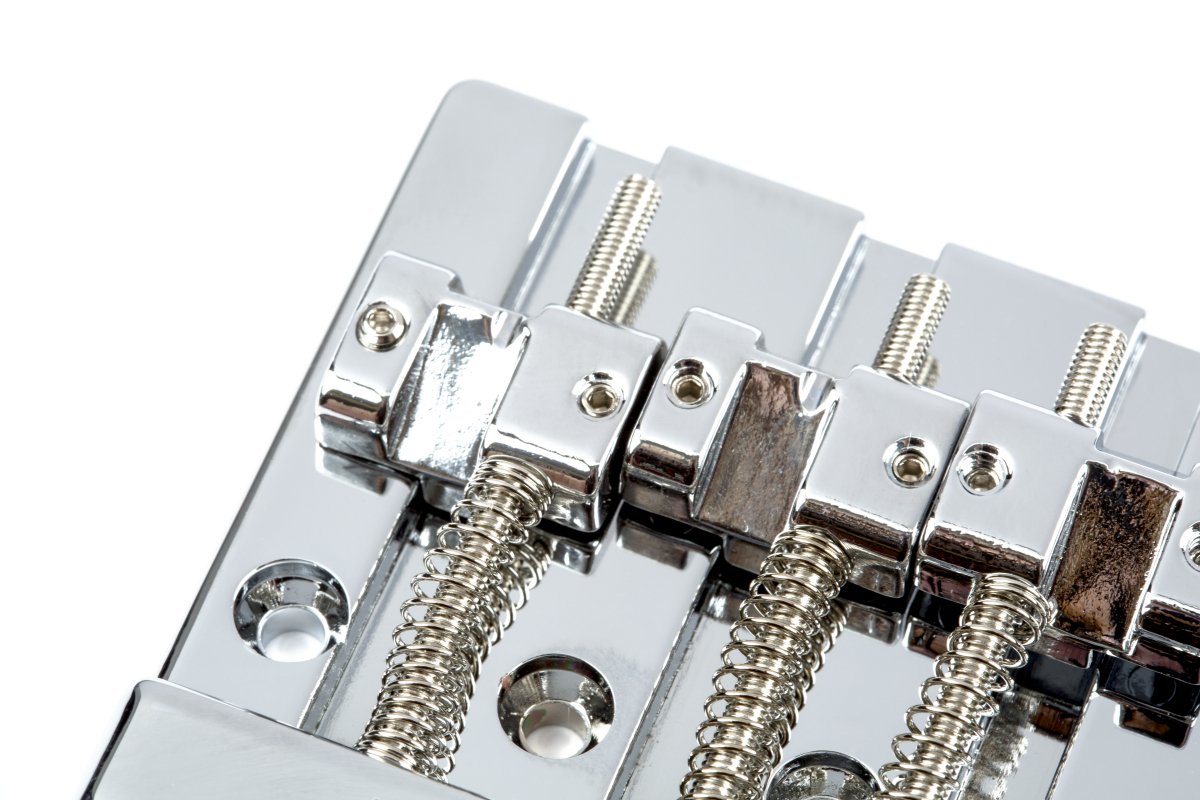 Fender - HiMass™ 4 - String Bass Bridge Assembly With Brass Saddles - Chrome - La Boîte Musicale - Bass Bridges - Fender -