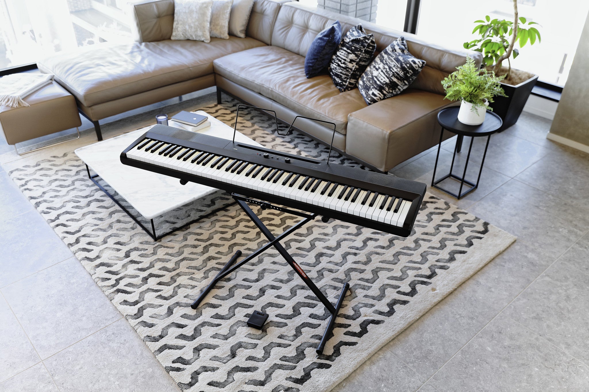 Korg - Liano 88 - Key Piano With Kronos LS Action - Black - La Boîte Musicale - Electric Pianos - Korg -