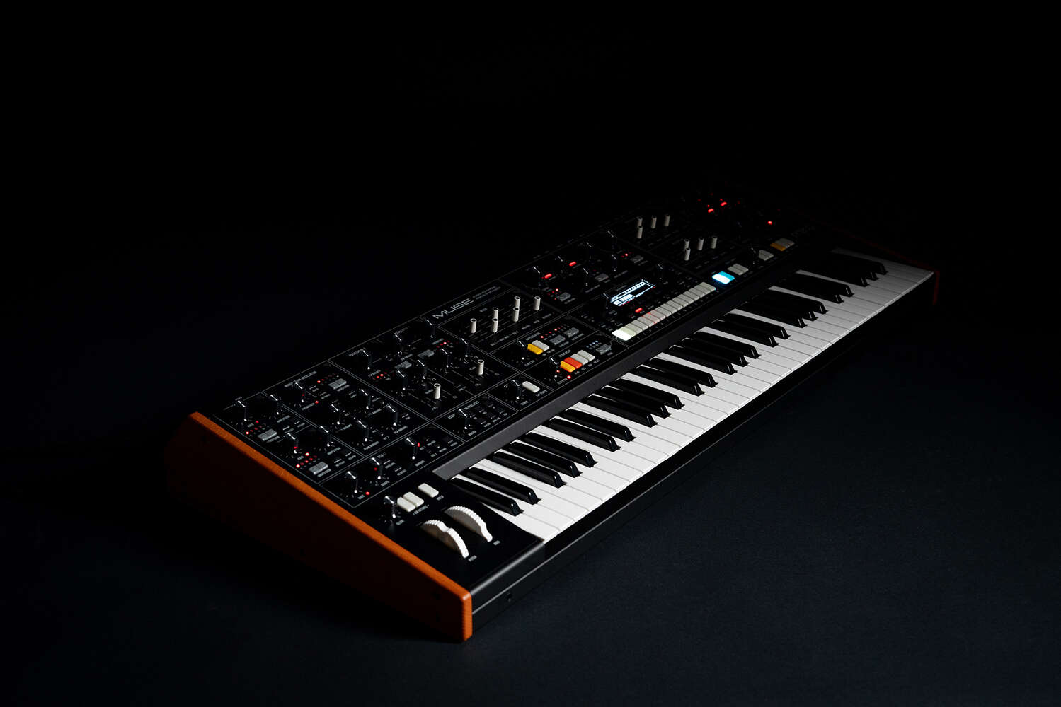 Moog - Muse 8 - Voice Polyphonic Analog Synthesizer - La Boîte Musicale - Synthesizers - Moog -