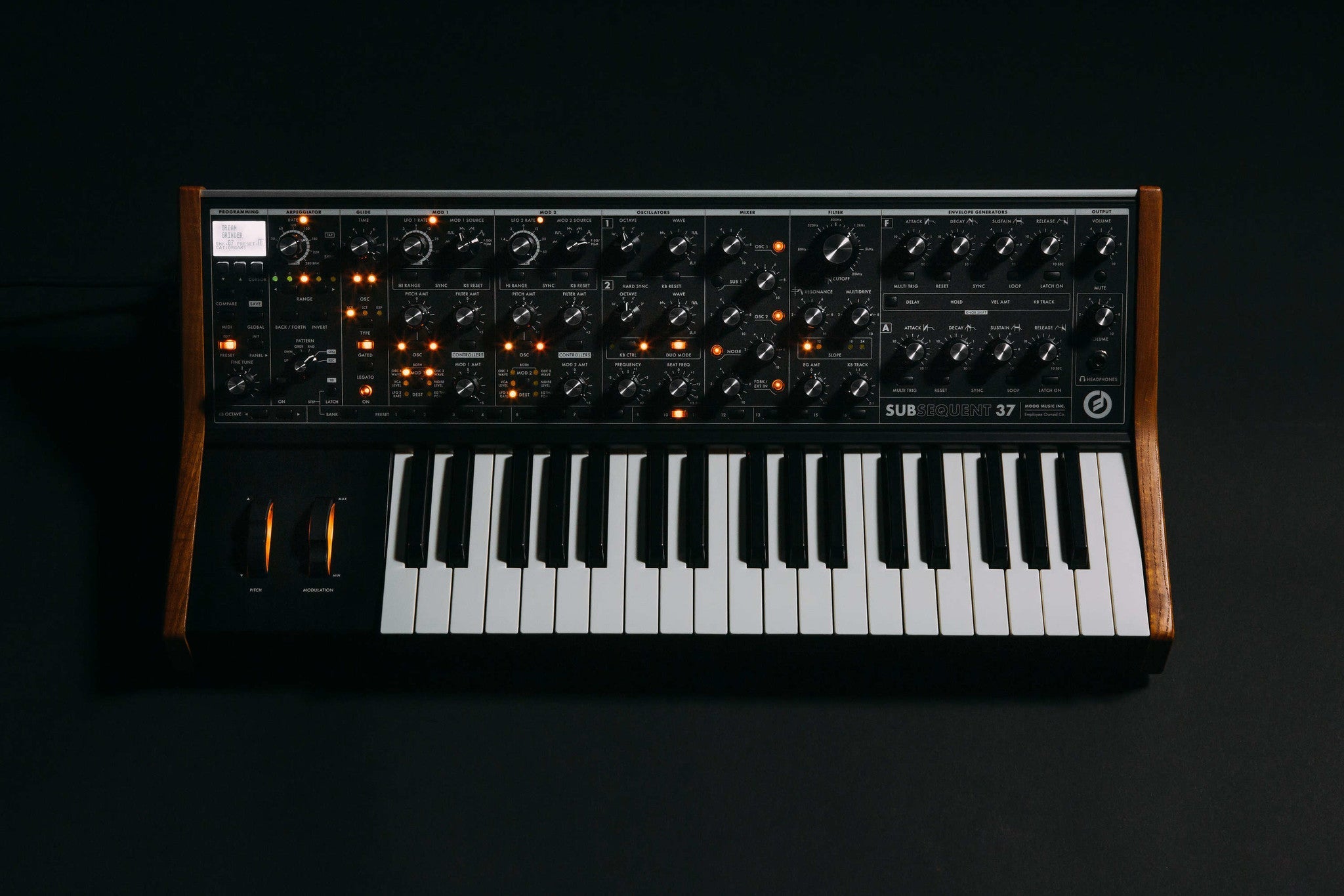 Moog - Subsequent 37 Analog Synthesizer - La Boîte Musicale - Synthesizers - Moog -