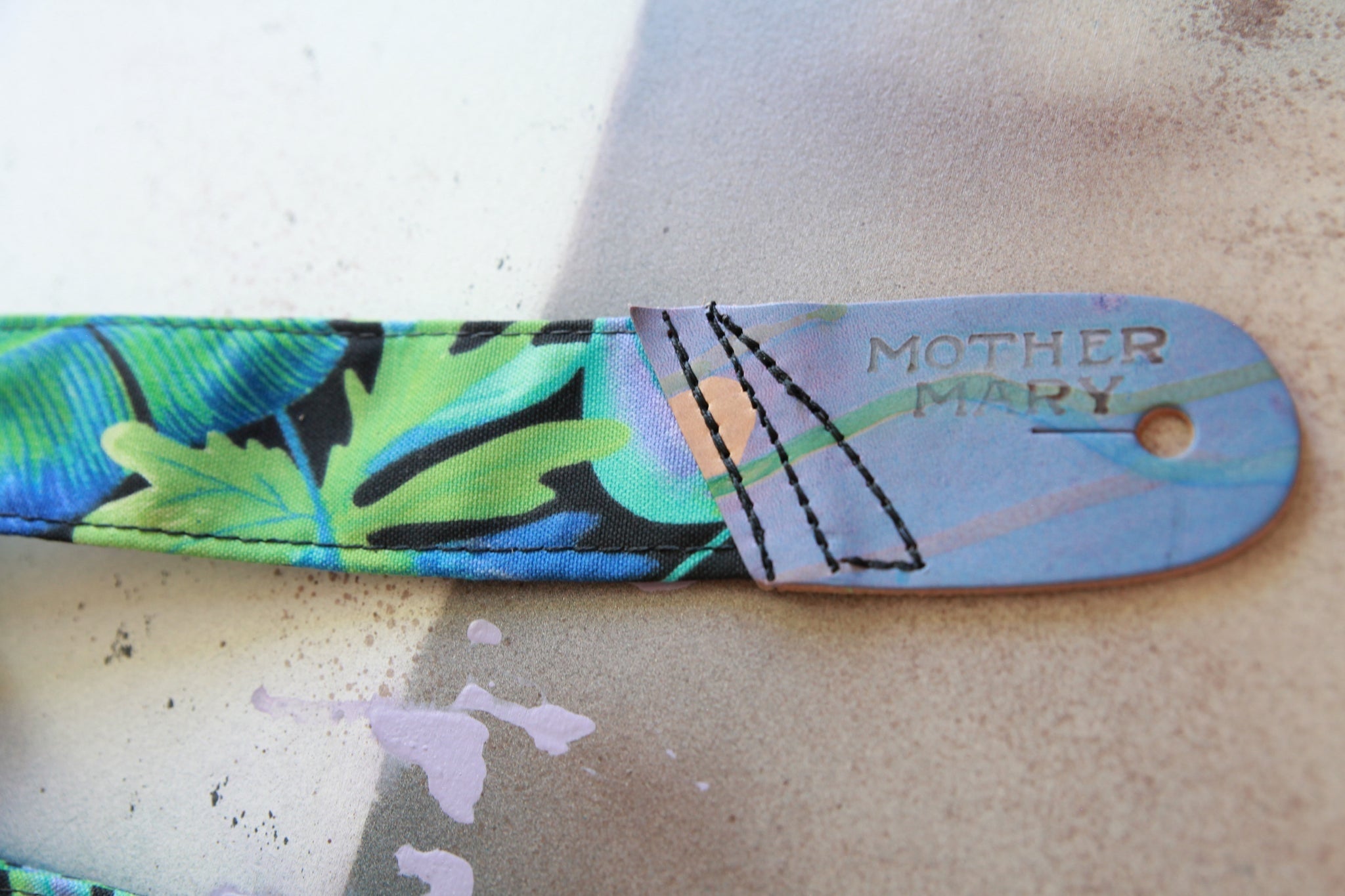 Mother Mary Company - Weekend at Bernie's Guitar Strap - La Boîte Musicale - Mother Mary Company -