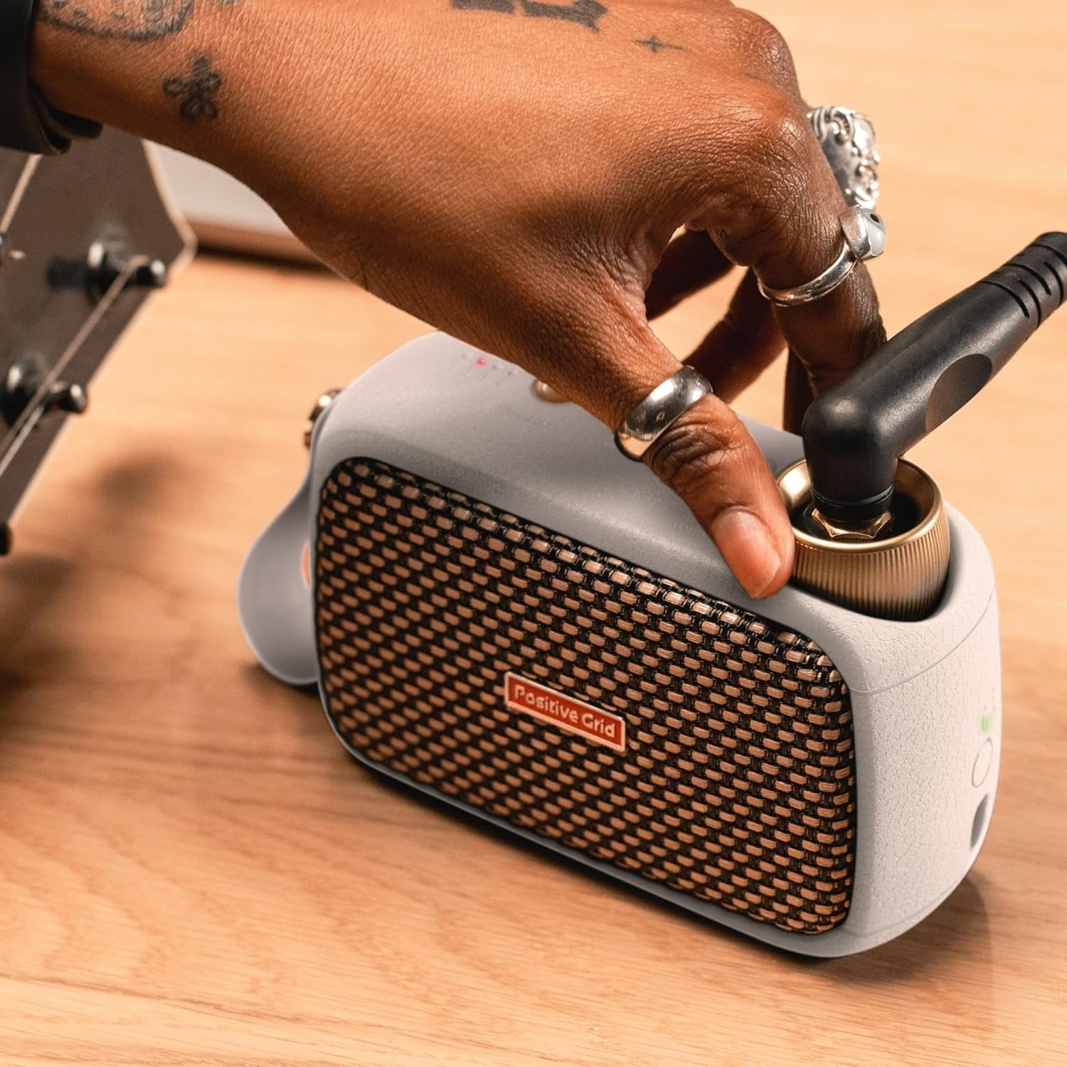 Positive Grid - Spark GO - Pearl - La Boîte Musicale - Electric Guitar Amplifier - Positive Grid -