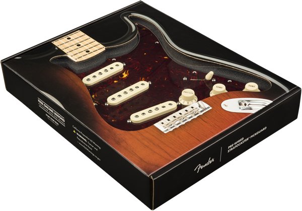 Pre - Wired Strat Pickguard - Original '57/'62 SSS - Tortoise Shell 11 Hole PG - La Boîte Musicale - Fender -
