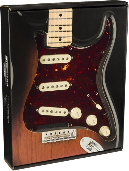 Pre - Wired Strat Pickguard - Original '57/'62 SSS - Tortoise Shell 11 Hole PG - La Boîte Musicale - Fender -