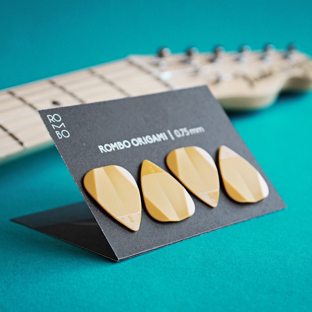 Rombo - Origami Pick Set Honey Yellow (4 guitar picks) - La Boîte Musicale - Rombo Picks -