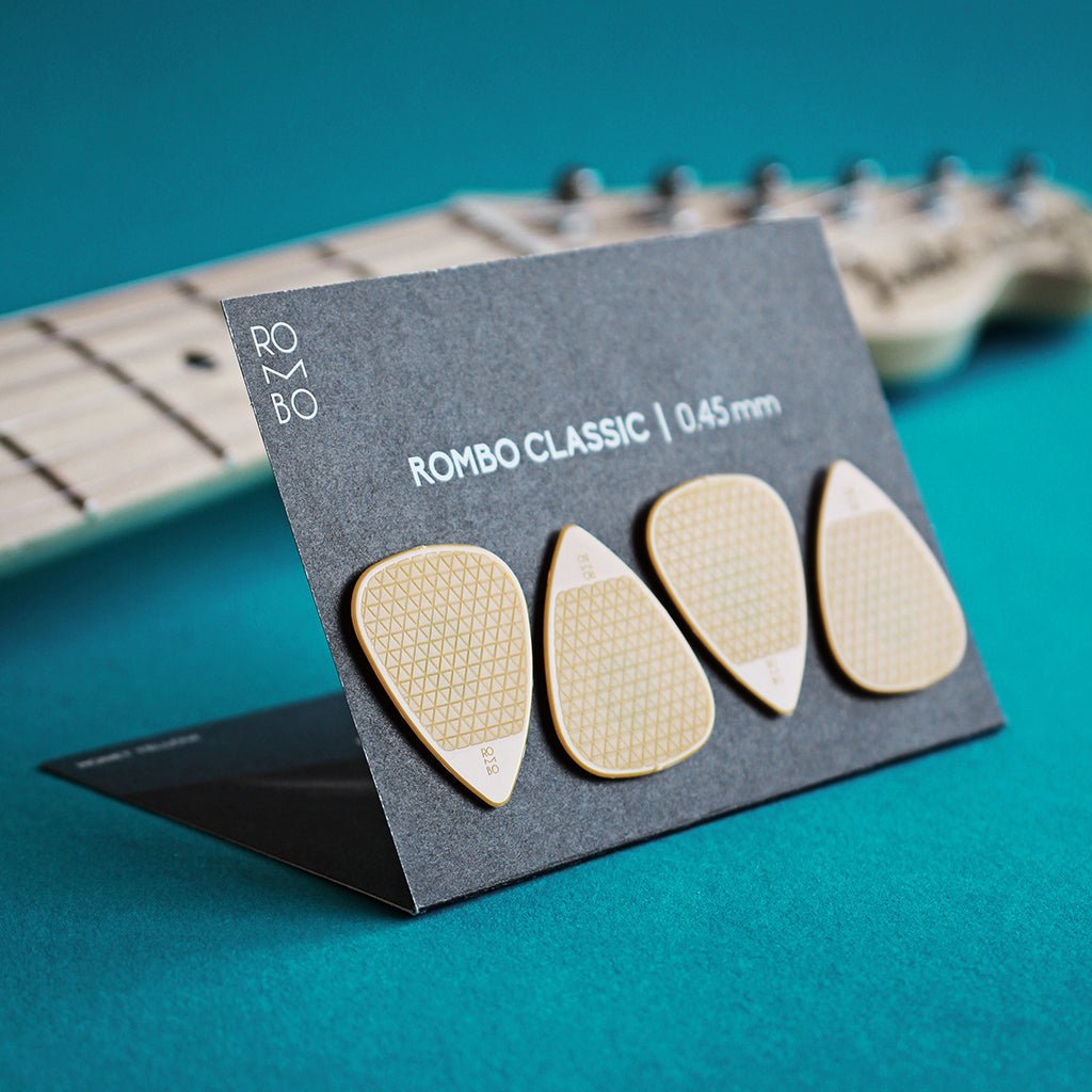 Rombo - The Rombo Classic Pick Set (4 guitar picks) Honey Yellow - La Boîte Musicale - Rombo Picks -