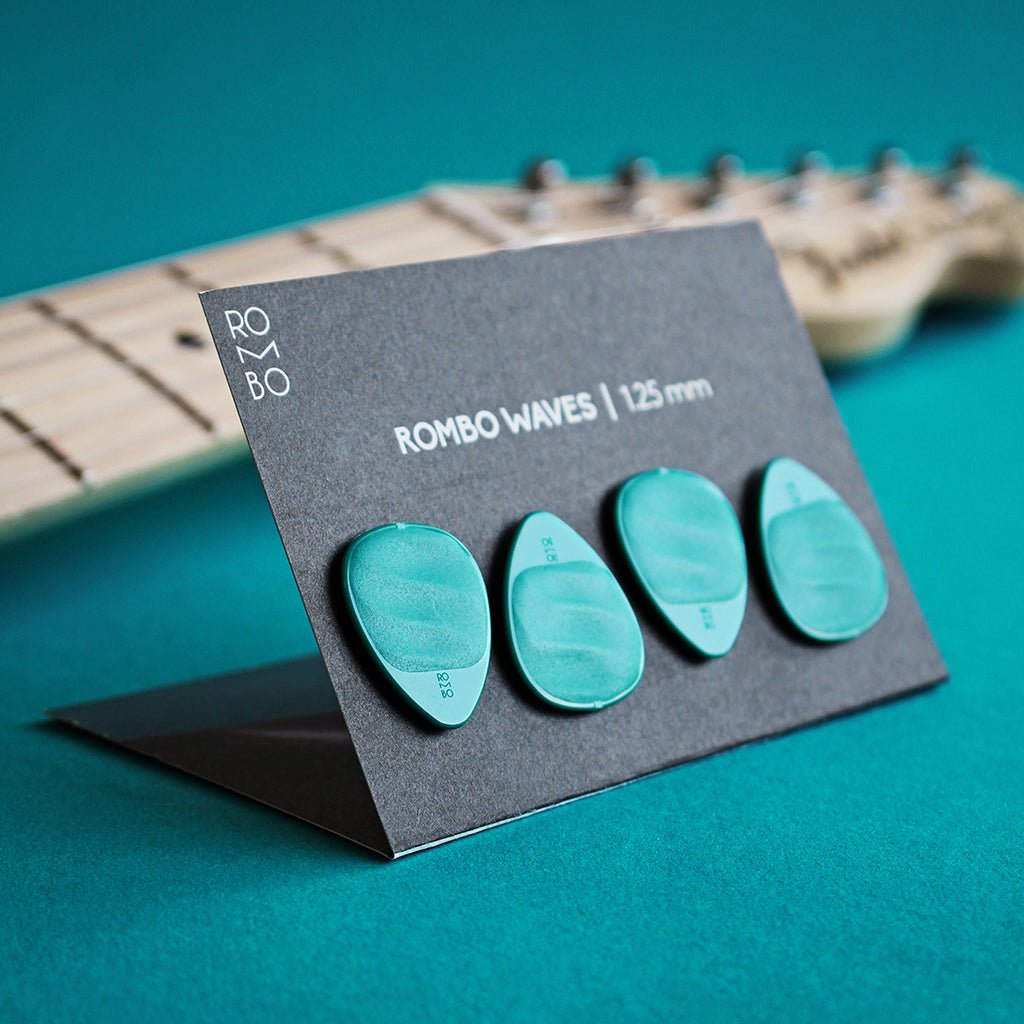 Rombo - The Rombo Waves Pick Set (4 guitar picks) Water Blue - La Boîte Musicale - Rombo Picks -