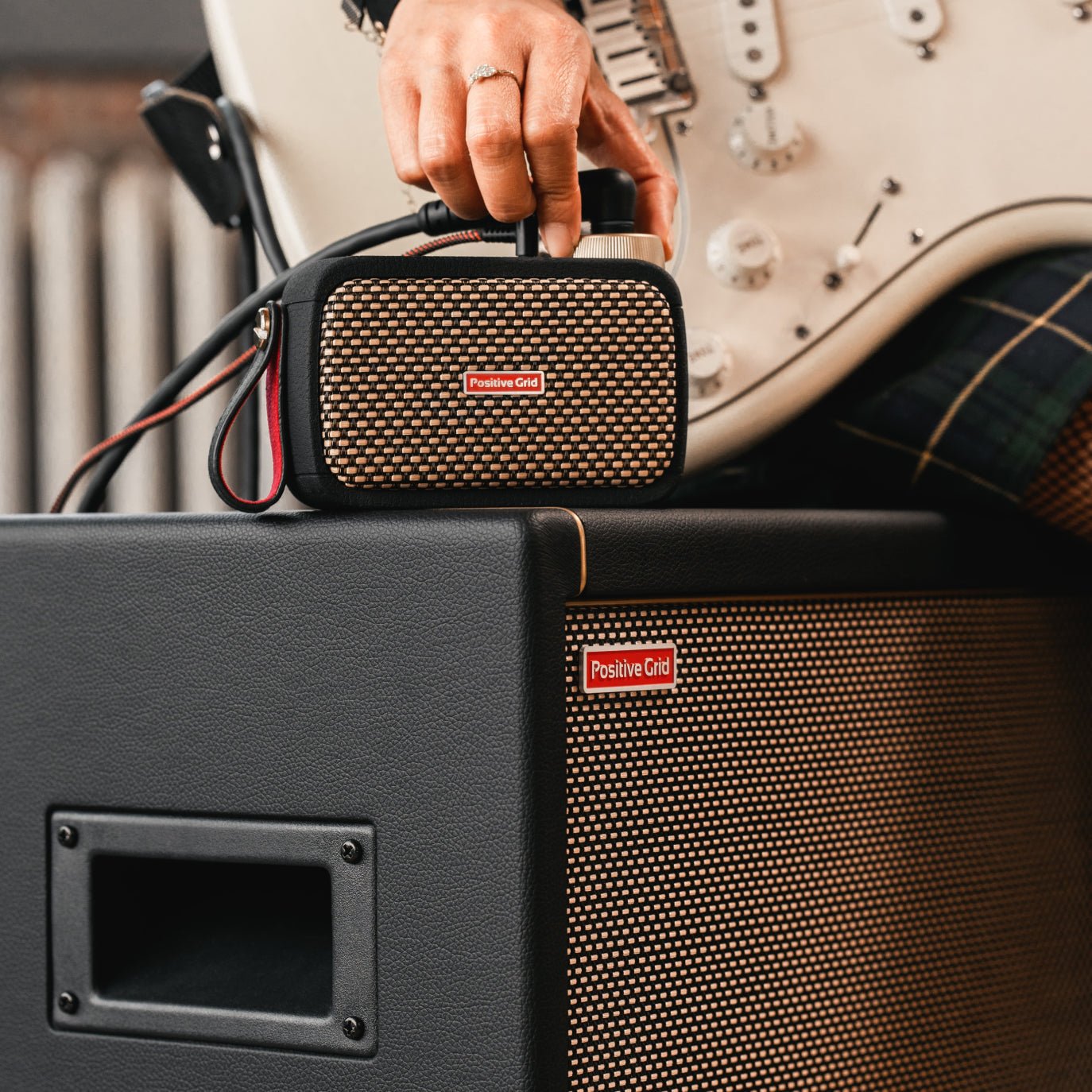 Spark Cab - 140 - Watt Class D Powered FRFR Speaker Cabinet - La Boîte Musicale - Positive Grid -