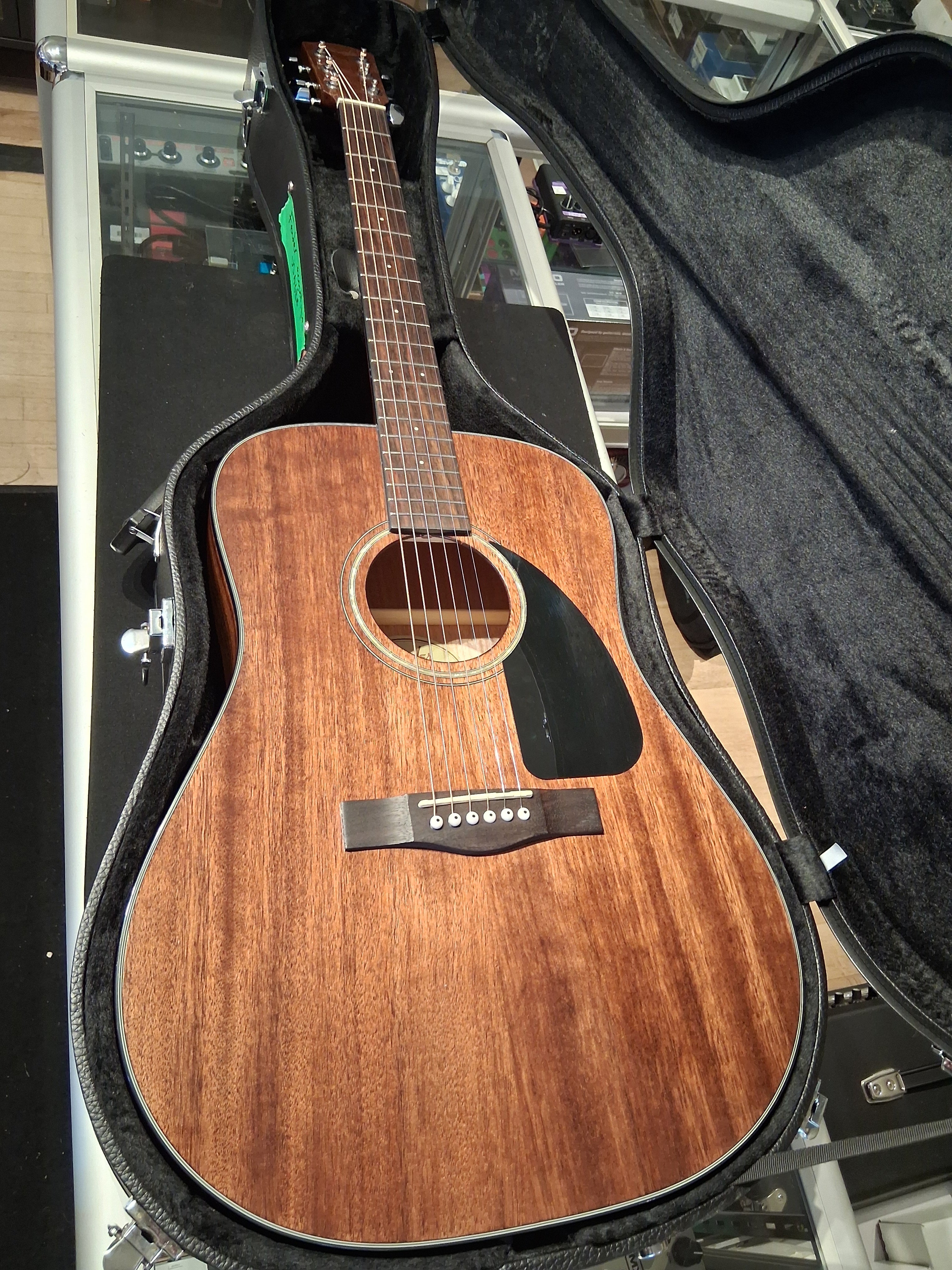 Fender CD-60 with case -USED-