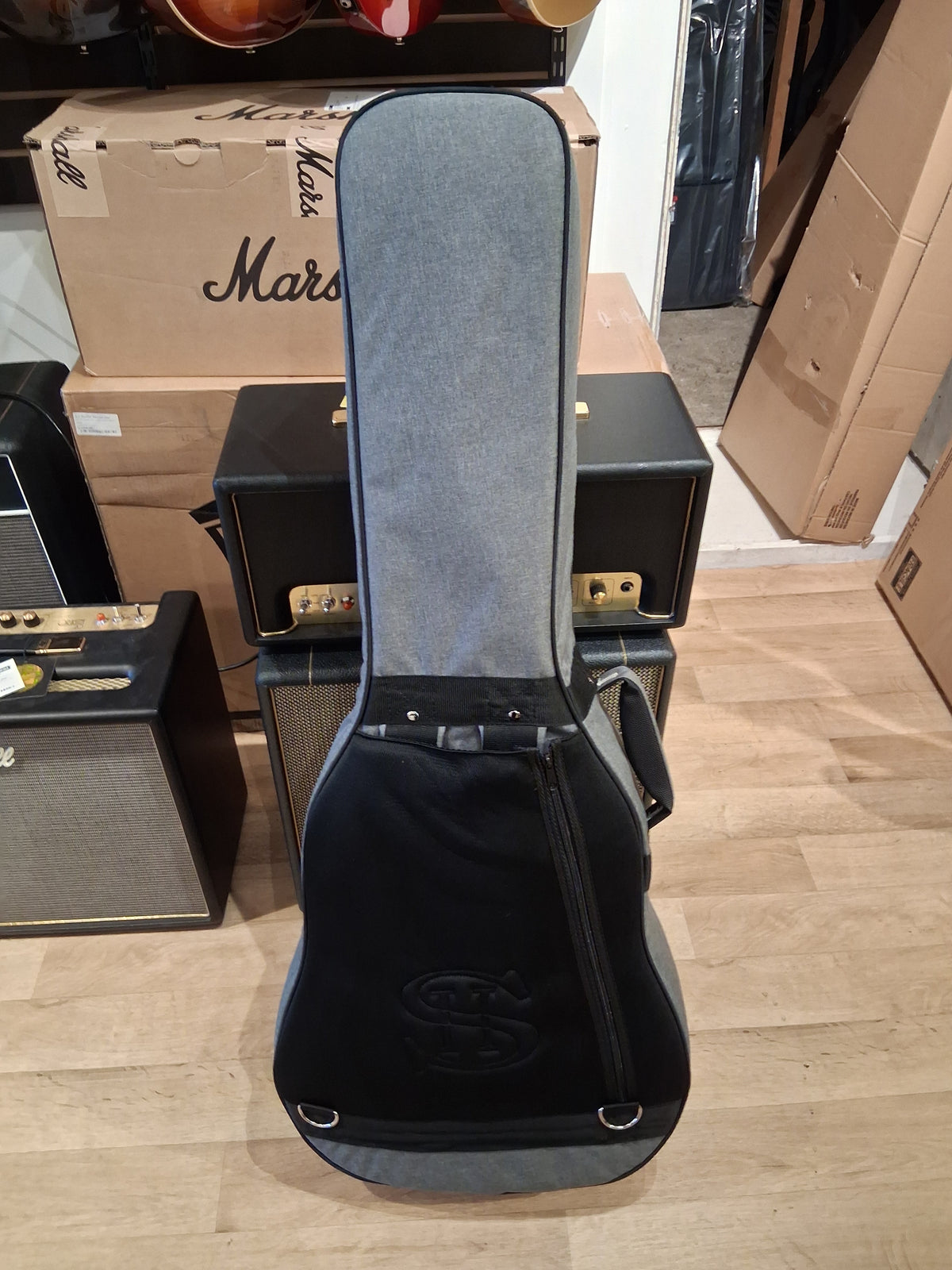 Riversong - P555CE-A (Dragon Slayer) with gigbag-USED-