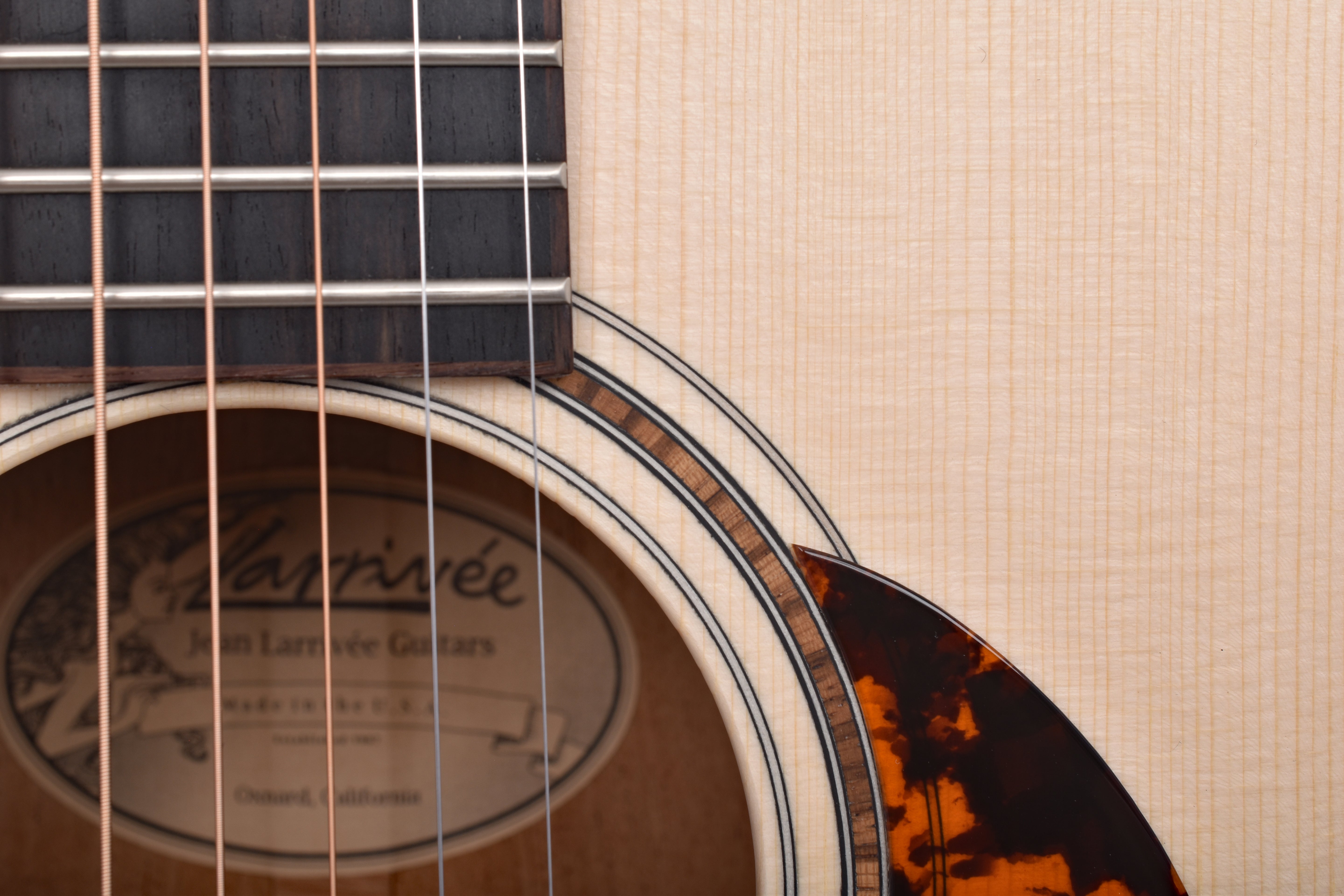 Larrivée OM-24E Series Mahogany