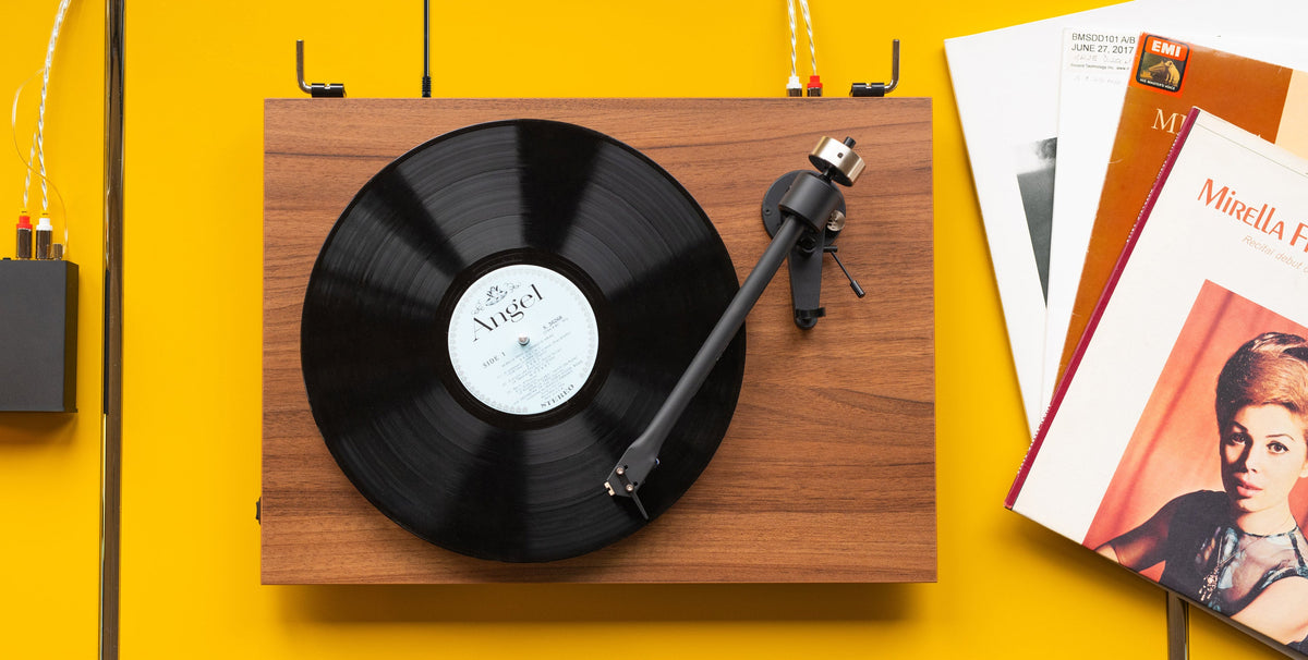Pro-Ject T2 SUPER PHONO (Rainier) - WALNUT — vue 1