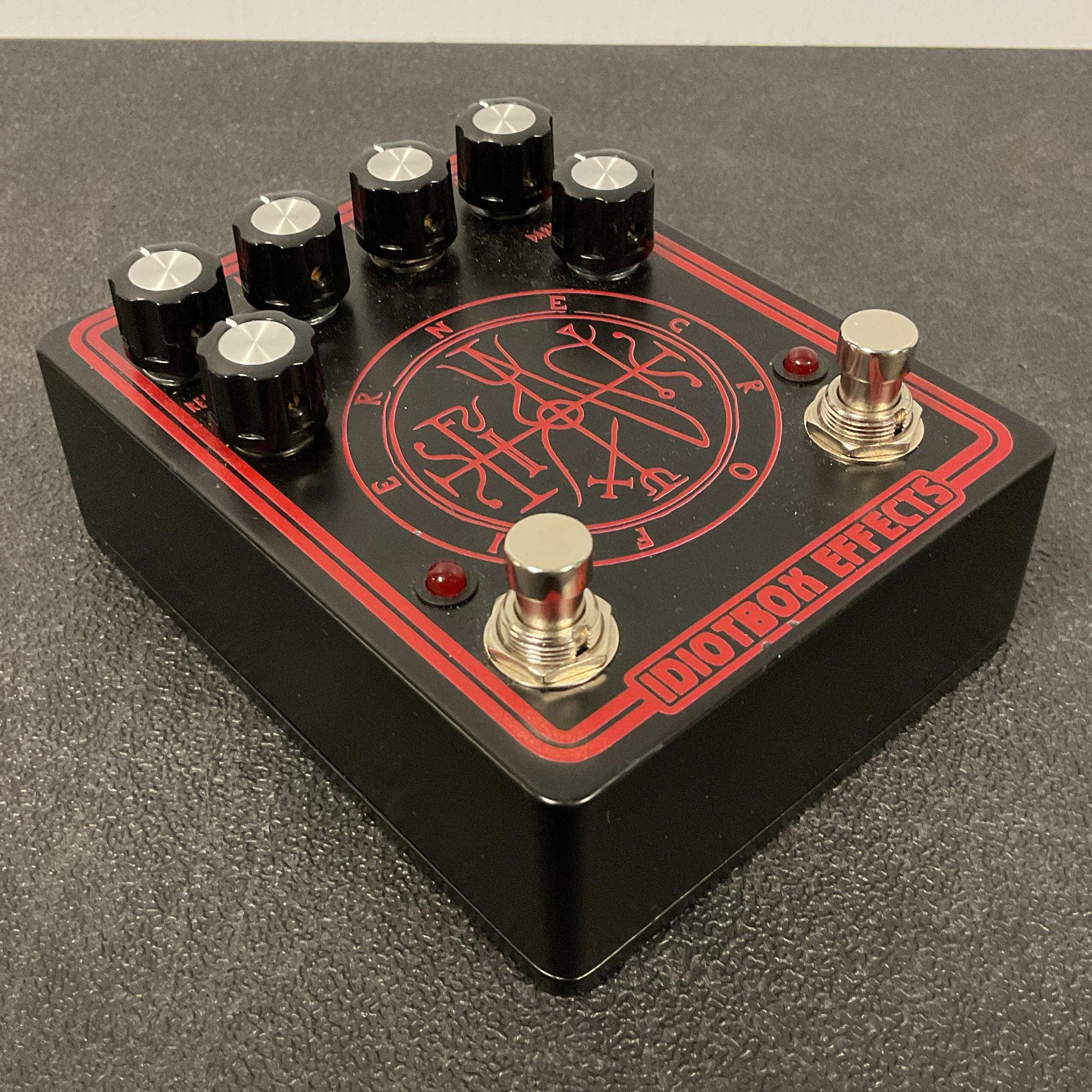 IdiotBox Pedals Necrofier Echo drive