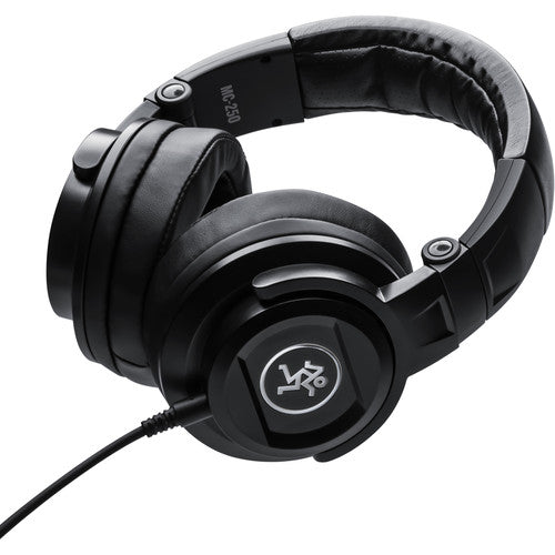 Mackie MC-250
