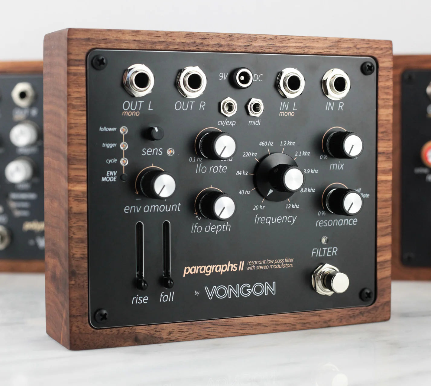 Paragraphs II Resonant low pass filter with stereo modulators